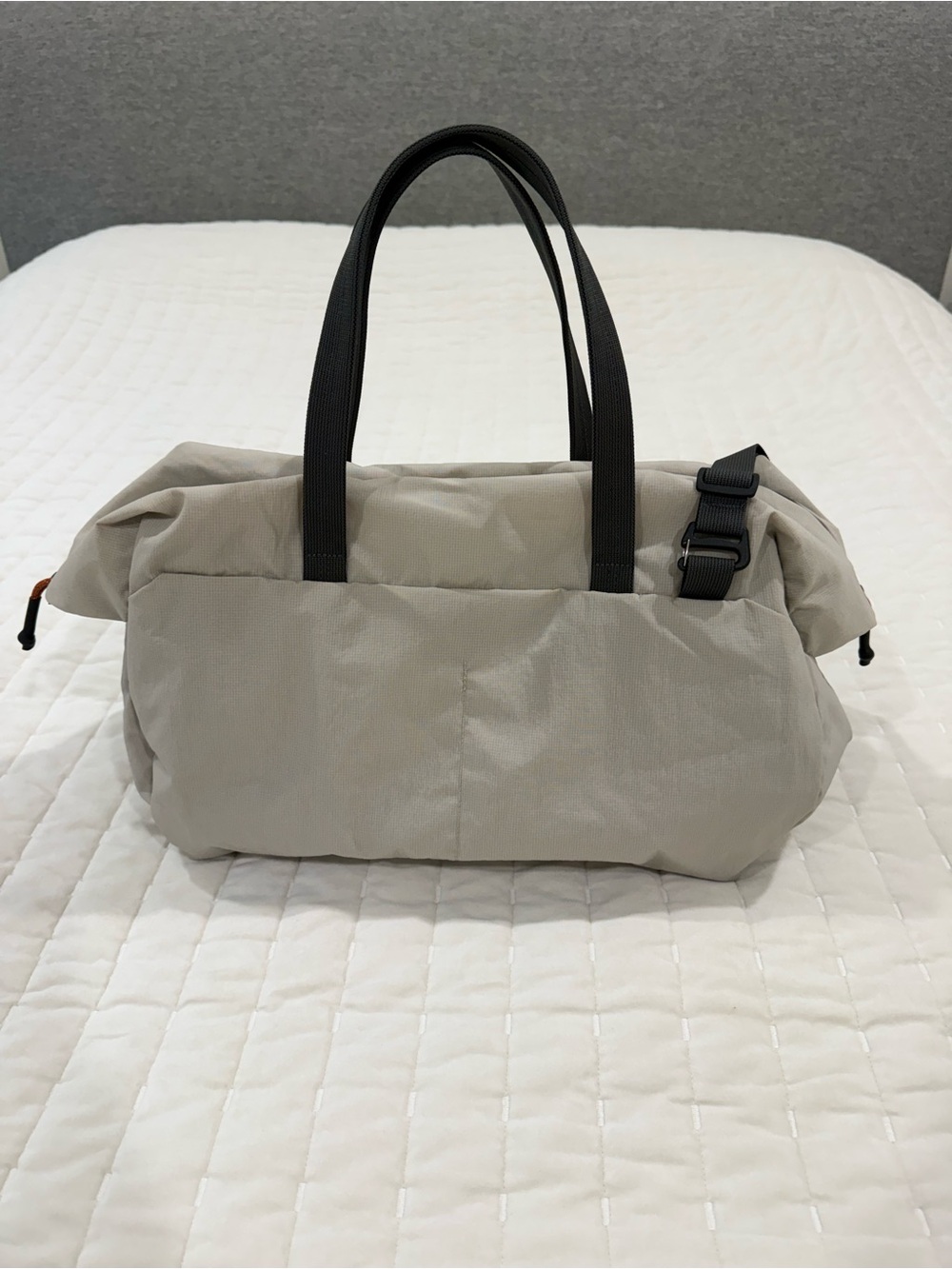 Bellroy Lite Travel Duffel Bag in Ash - Picture 2 of 8